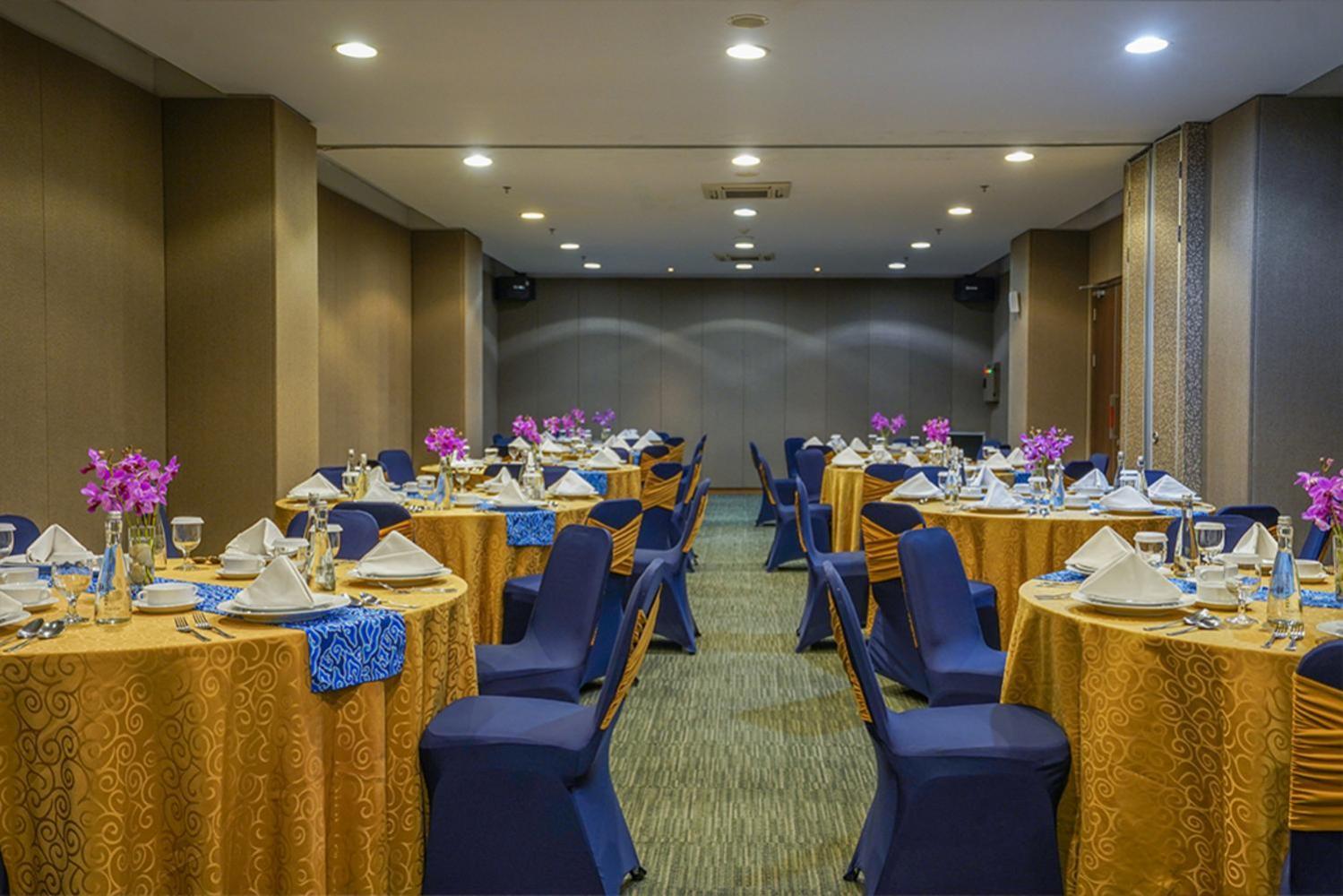 Batiqa Hotel Palembang Exterior foto