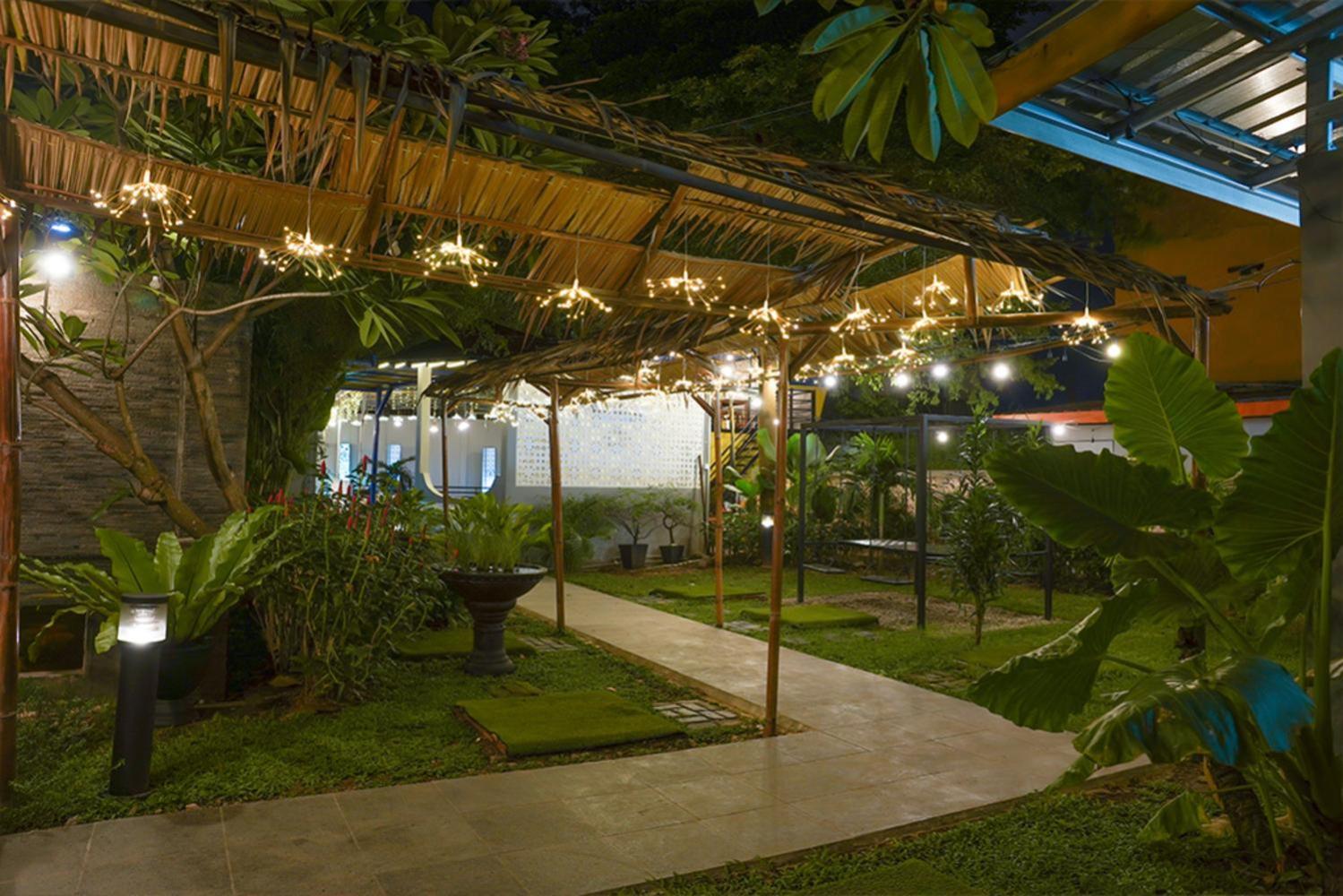 Batiqa Hotel Palembang Exterior foto