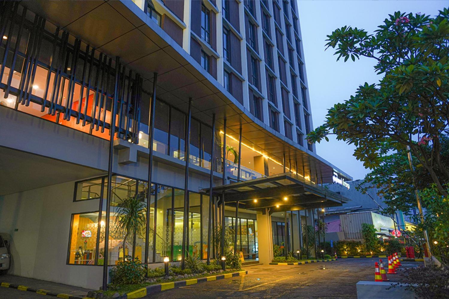 Batiqa Hotel Palembang Exterior foto