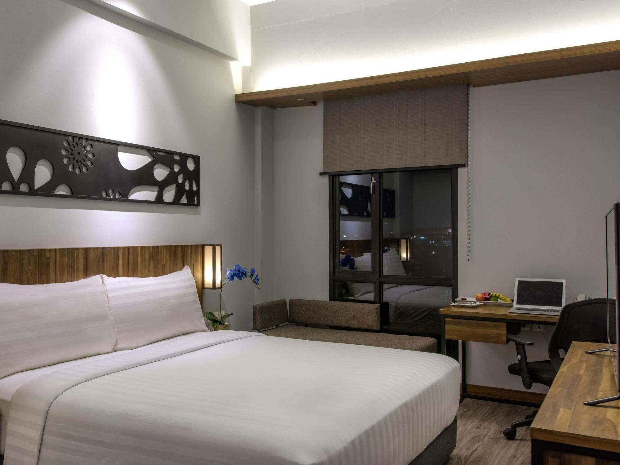 Batiqa Hotel Palembang Exterior foto